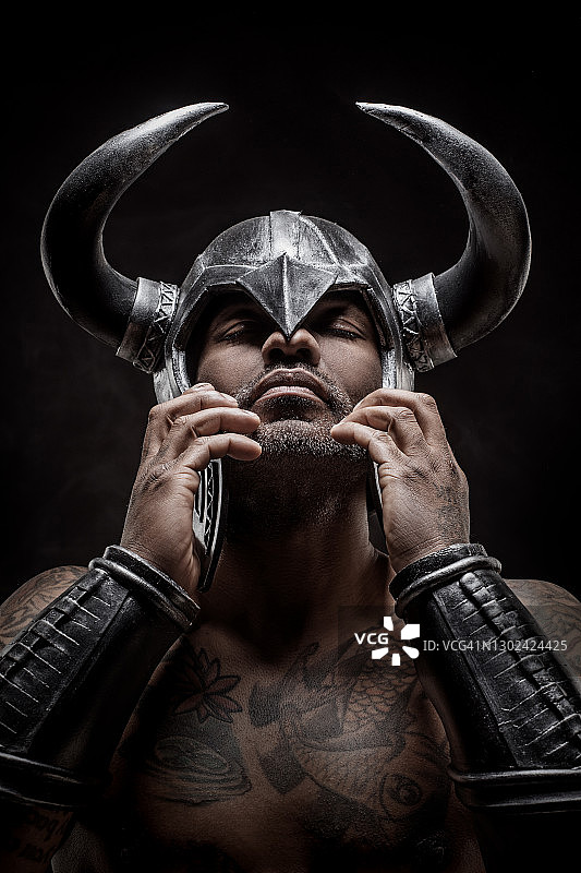 弥诺陶洛斯奇幻黑人男性角色图片素材