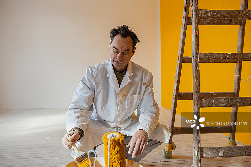 粉刷墙壁需要时间图片素材