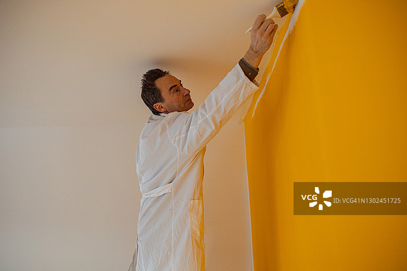 墙壁刷漆图片素材