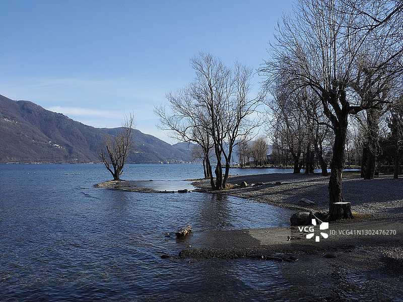 马焦雷湖坎诺比奥海滩的冬季图片素材