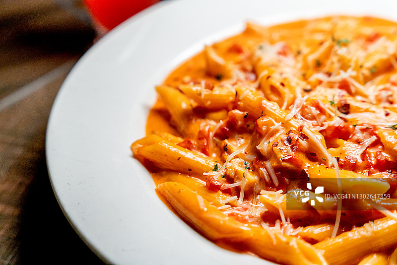 意式伏特加通心粉晚餐图片素材