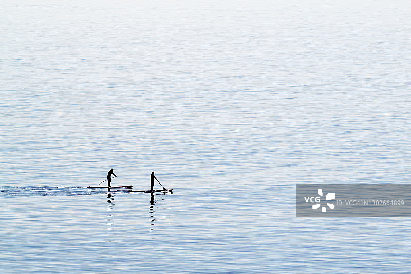 在南非福尔斯湾玩桨滑雪图片素材