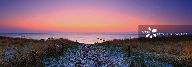 波罗的海的日落图片素材