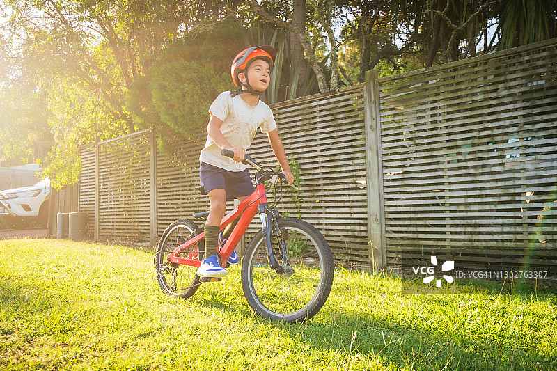 享受自行车之旅图片素材