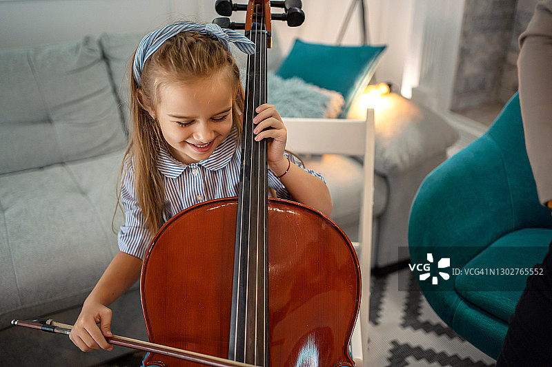 大提琴音乐课程图片素材