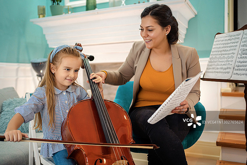 大提琴音乐课程图片素材