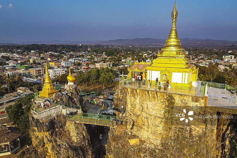 缅甸克耶邦垒固的东克尤佛塔图片素材