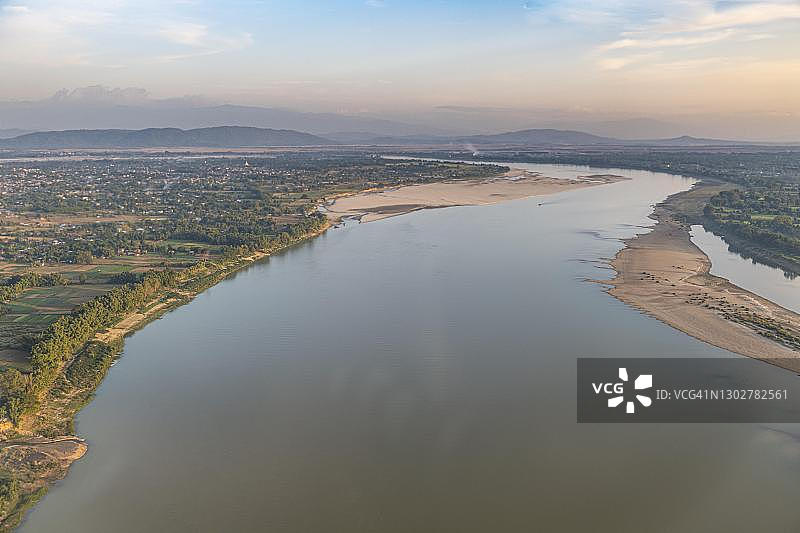 缅甸克钦邦密伊洛瓦底江航拍图图片素材
