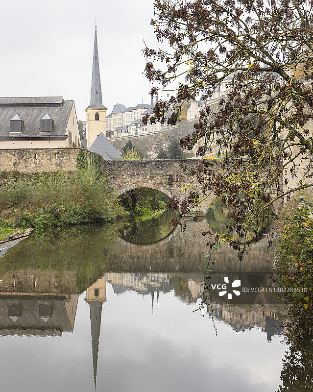 卢森堡市阿尔泽特河与斯蒂尔琴桥图片素材