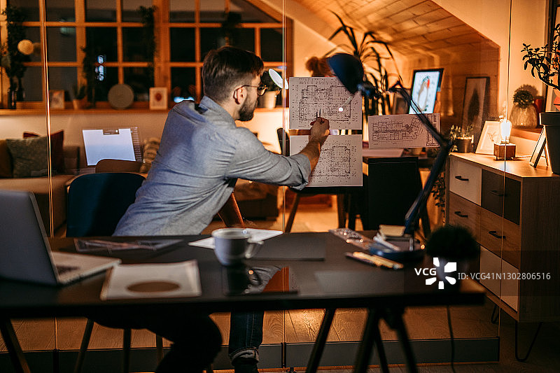 深夜工作图片素材