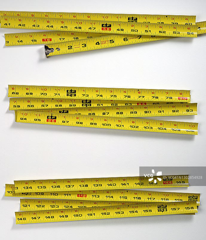金属卷尺切成条状图片素材