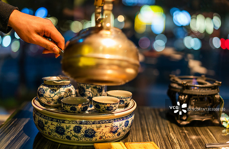 中国广州的美食文化元素和夜景背景图片素材