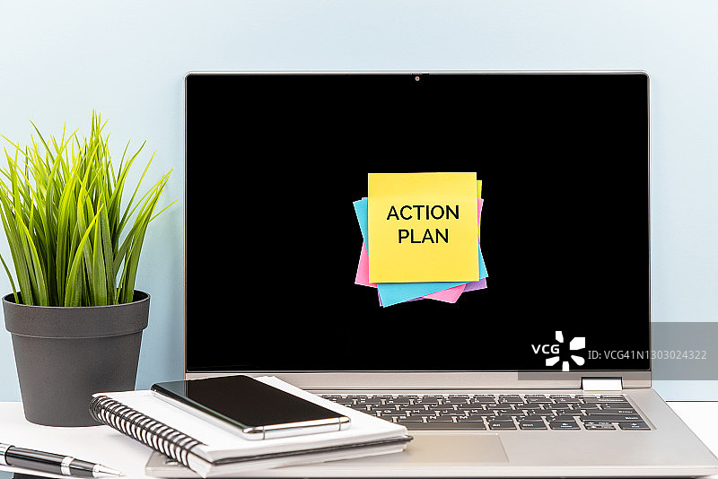 笔记本电脑屏幕上的行动计划文本图片素材