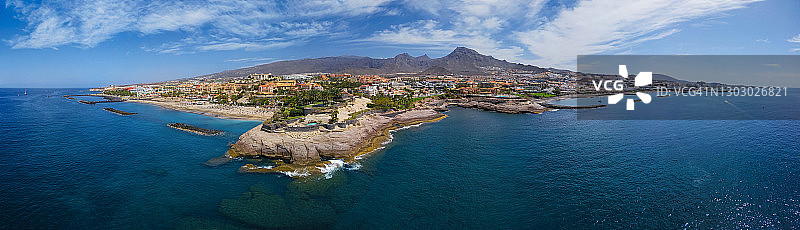 特内里费岛科斯塔阿德赫度假村和杜克海滩180度全景鸟瞰，西班牙加那利群岛图片素材