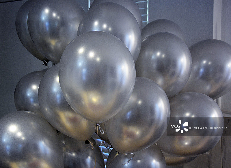 银色气球图片素材