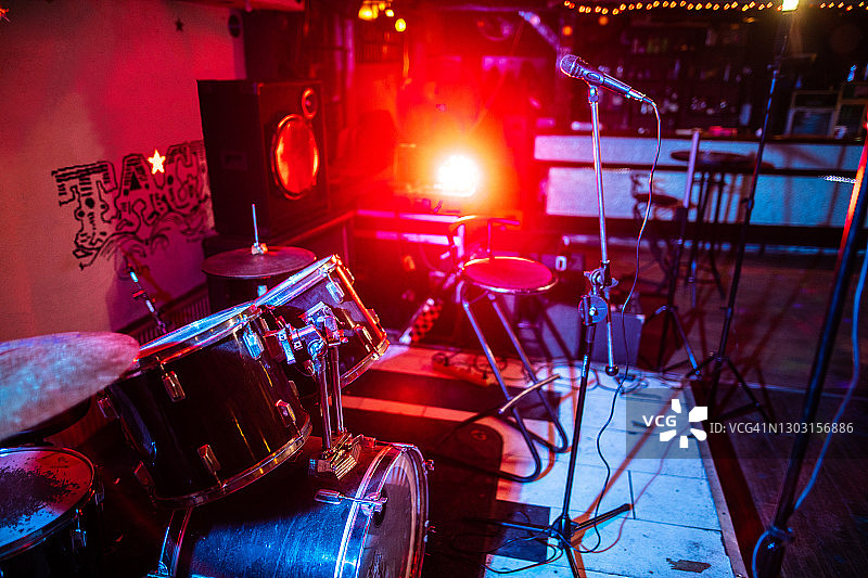 舞台上的鼓组图片素材