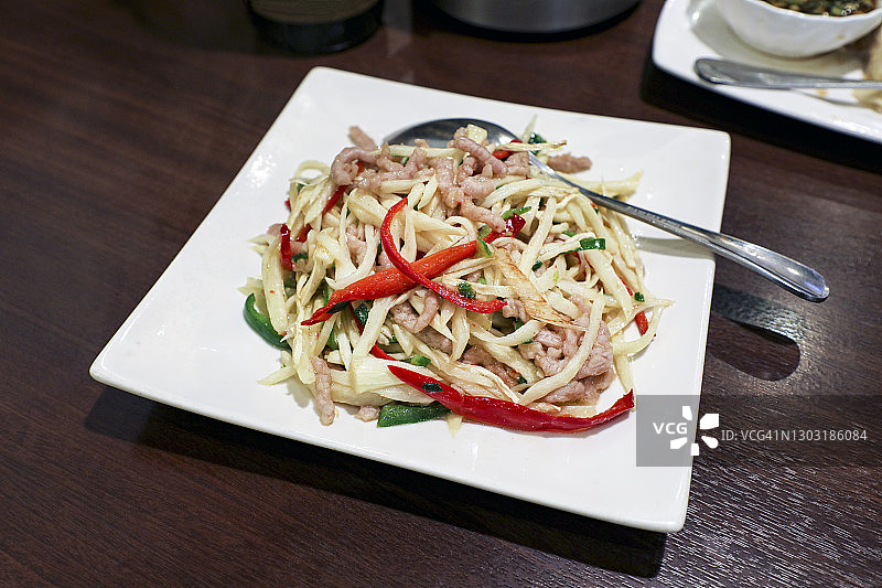 茭白炒肉片图片素材