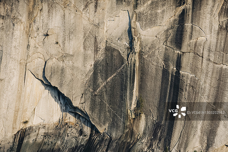 Stawamus Chief 上的标志性攀岩路线图片素材