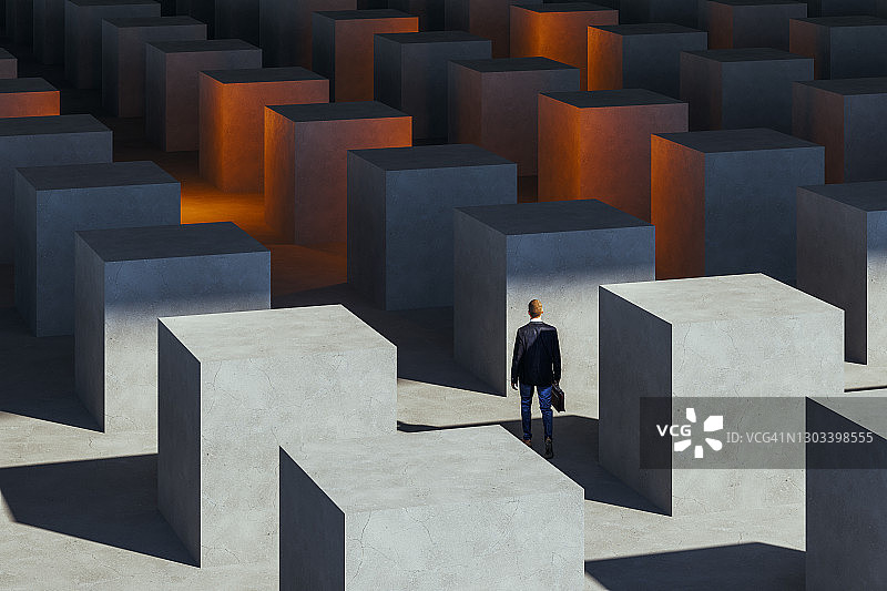 迷失在未来城市的商人图片素材