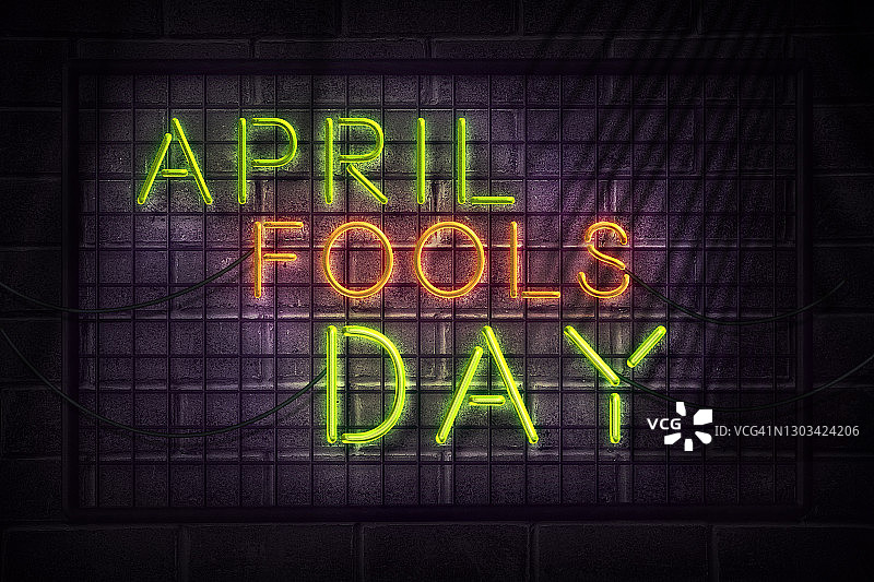 霓虹风格的“愚人节”标语图片素材