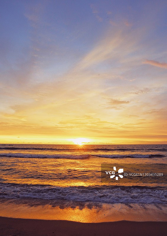 日落在沙滩图片素材