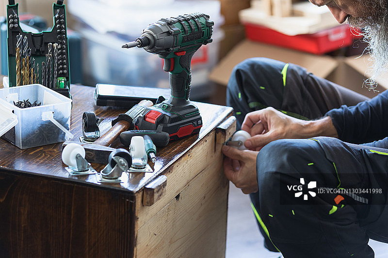 DIY家具制作与维修图片素材