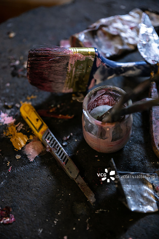 凌乱的美术工具图片素材