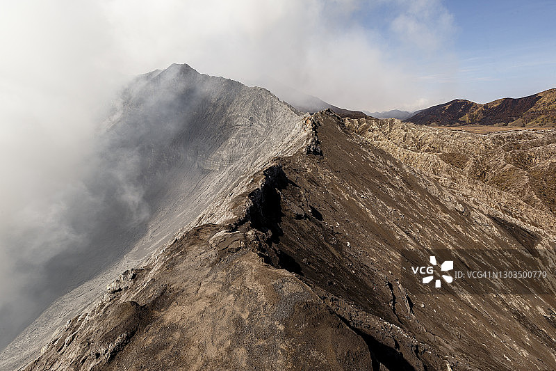 陨石坑边缘图片素材