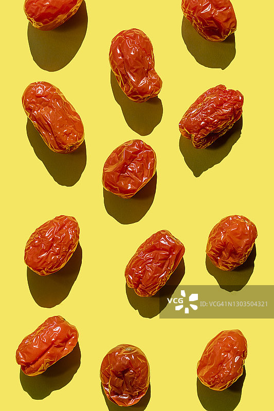 腐烂的樱桃番茄图片素材