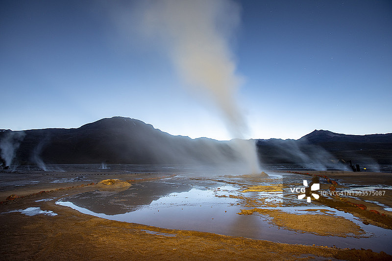 世界第三大间歇泉：埃尔塔蒂奥间歇泉的黎明图片素材