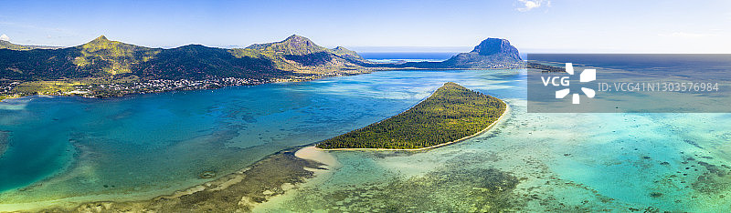 非洲毛里求斯莫纳半岛和贝尼蒂埃岛礁空中全景图片素材