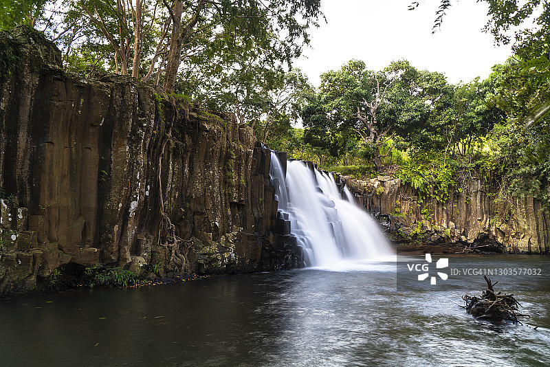 毛里求斯罗切斯特瀑布流水景观图片素材