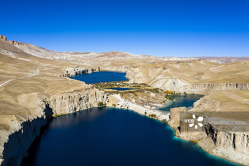 阿富汗班德-埃米尔国家公园的日落雪山风光图片素材