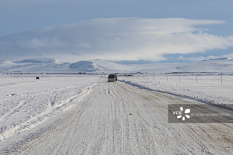 俄罗斯楚科奇自治区阿纳德尔市阿纳德尔斯基湾冰路图片素材