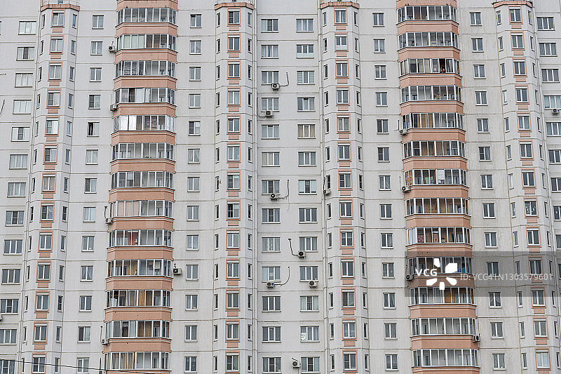 俄罗斯库尔斯克大型住宅区长廊的特写图片素材