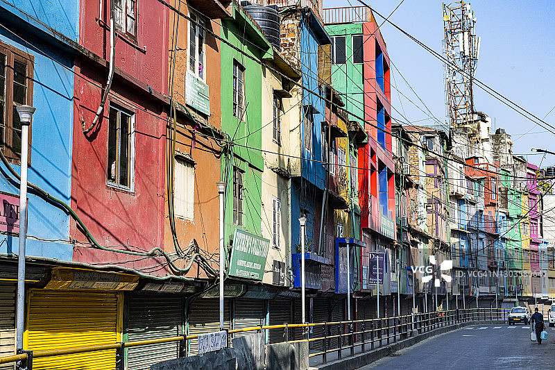 印度米佐拉姆邦艾藻尔的彩色房屋图片素材