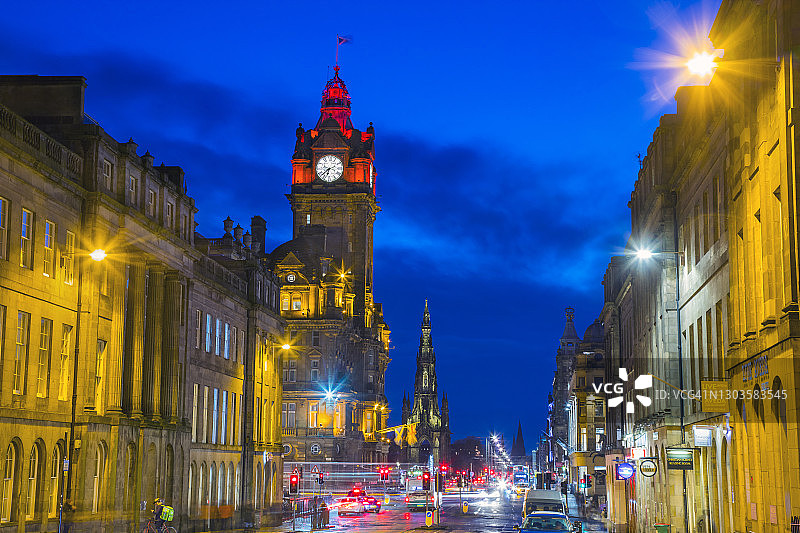 从滑铁卢广场望向巴尔莫勒尔酒店，爱丁堡王子街，洛锡安，苏格兰，英国，欧洲图片素材