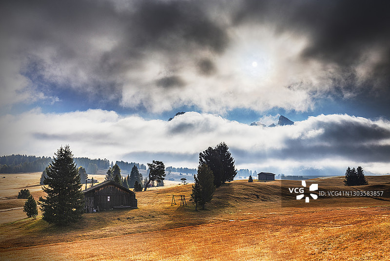 秋季的塞伊塞尔阿尔姆高原图片素材