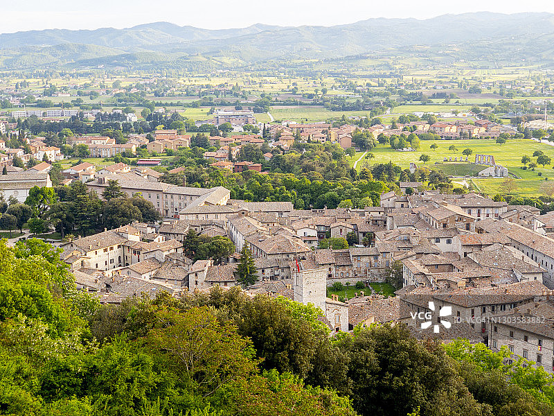 意大利翁布里亚古比奥古镇日落图片素材