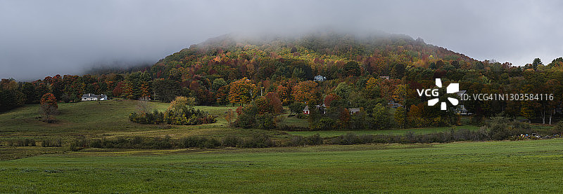 佛蒙特乡村秋季全景，美国新英格兰地区图片素材