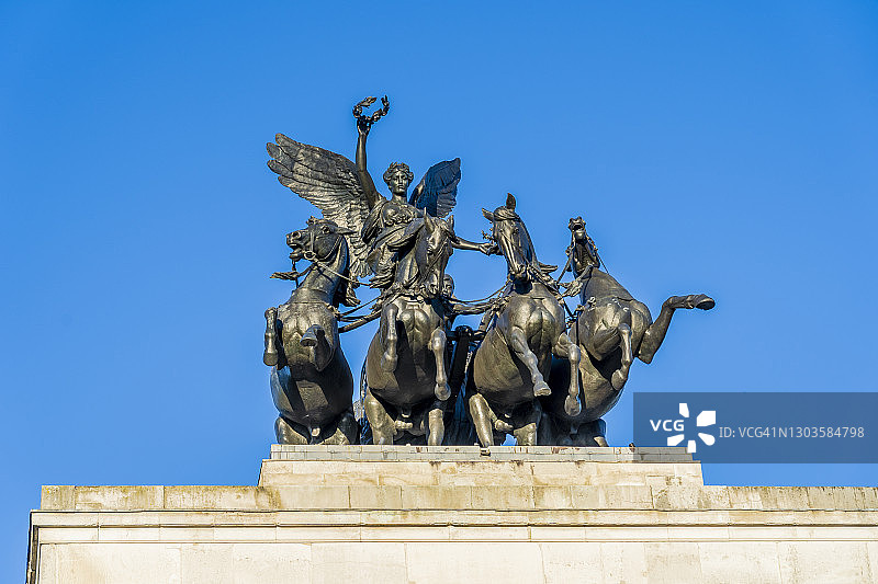 伦敦海德公园角的惠灵顿拱门图片素材