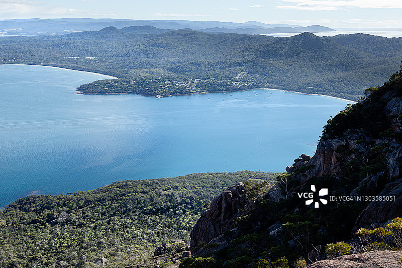 海岸线，澳大利亚塔斯马尼亚弗雷西内科尔斯湾图片素材