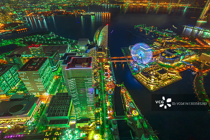 横滨城市夜景：地标大厦观景台鸟瞰（本州岛，日本，亚洲）图片素材