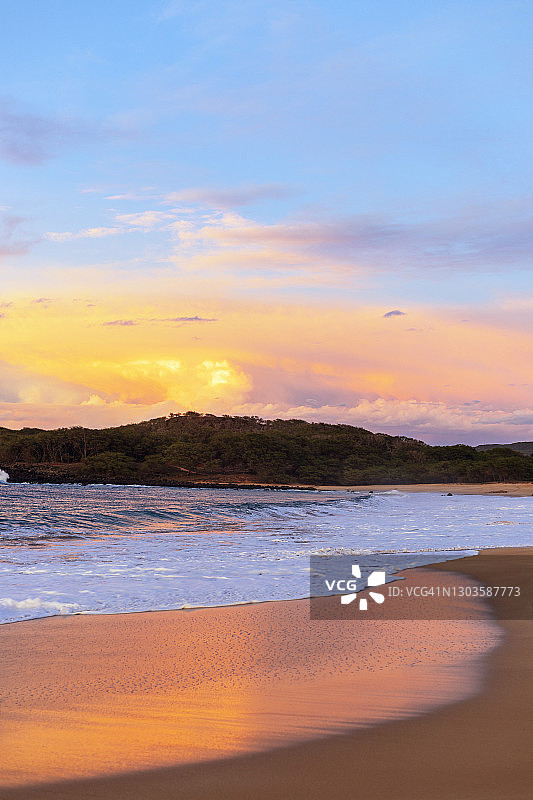 夏威夷莫洛凯岛帕波哈库海滩日落图片素材