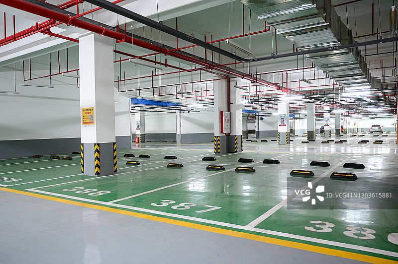 公共设施地下停车场图片素材
