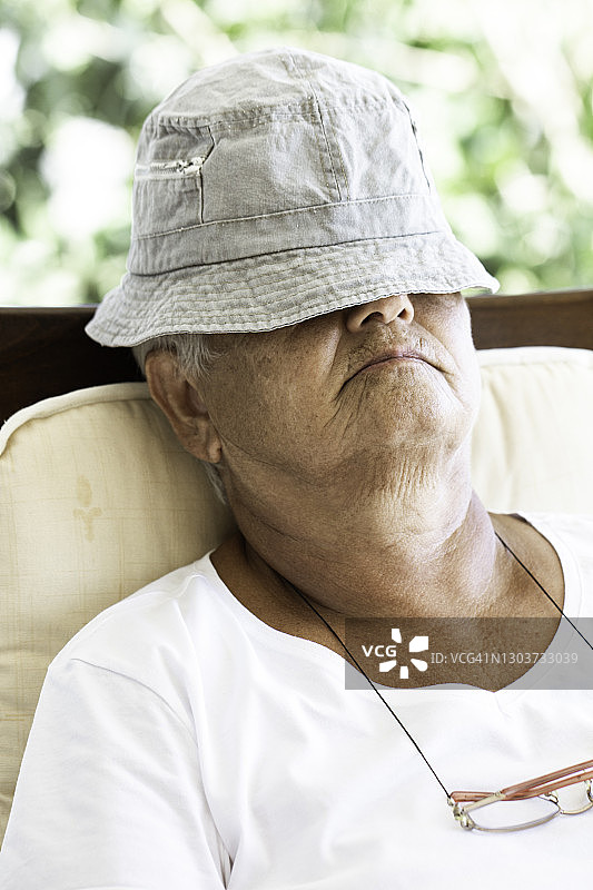 椅子上小憩图片素材