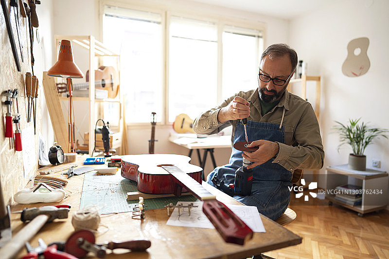 工匠工作场景图片素材