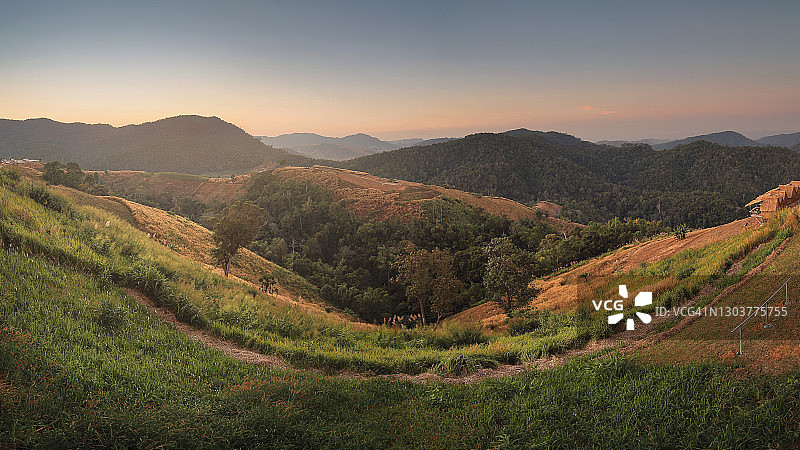 莫克塔万山图片素材