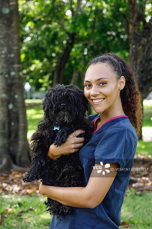 澳大利亚土著兽医学生图片素材