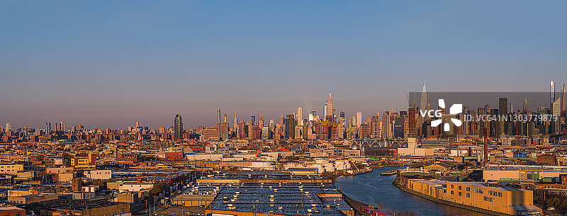 纽约布鲁克林威廉斯堡工业区曼哈顿中城鸟瞰图图片素材